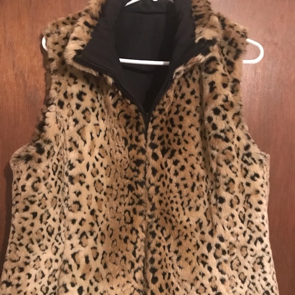 Jackets & Blazers - 🔥🔥Kristen Blake faux fur vest🔥🔥